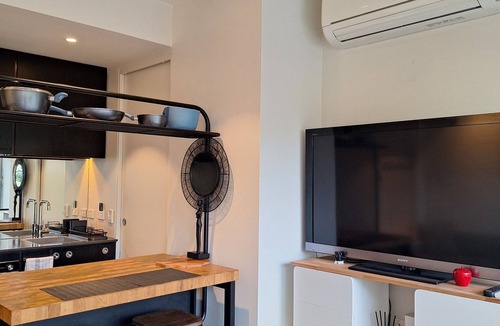 Walkerville Apartment | Urban Studio in Walkerville