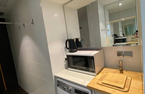 Walkerville Apartment | Urban Studio in Walkerville