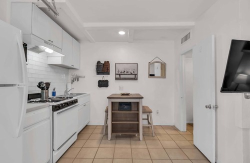 Rincon Heights Apartment | Urban Studio | Walk to UofA & 4th Ave