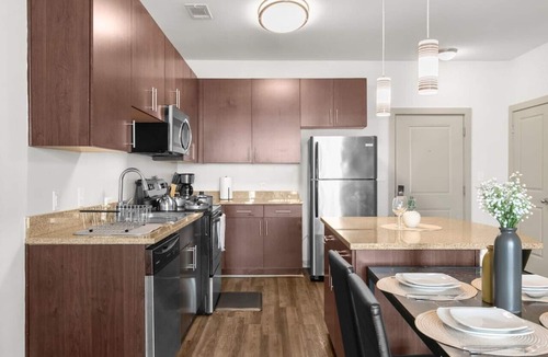 Central City Apartment | Urban Stylish 1BR 52 : Way to unwind and relax