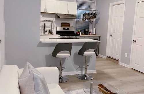 Montclair Apartment | Urban Suite