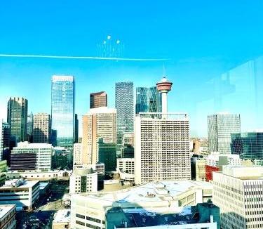 Beltline Apartment | Urbanest - Spectacular Views & Amenities Parking