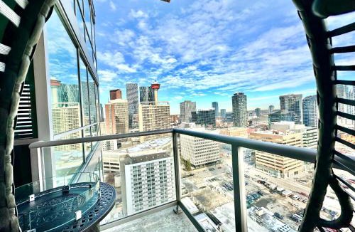 Beltline Apartment | Urbanest - Spectacular Views & Amenities Parking