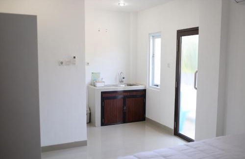 Biringkanya Hotel | Urbanview Hotel Eropa Maros near Sultan Hasanuddin Airport by RedDoorz