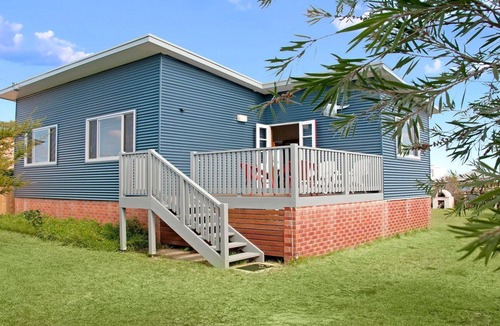 Currarong House | Urchins - funky comfort and style