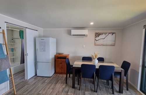 Whangarei Heads Cottage | Urquharts Bay Whangarei Heads Prime Location Beachfront