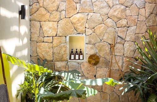 Selong Belanak Hotel | Uryah Hotel Lombok