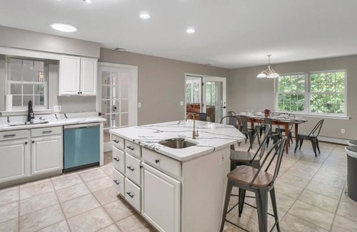 Salisbury Mills Villa | Huge home for huge fun – NY fun!