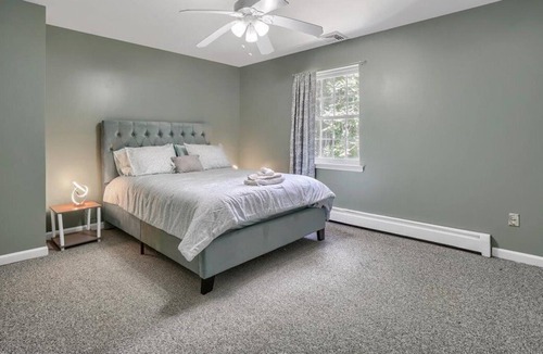 Salisbury Mills Villa | Huge home for huge fun – NY fun!