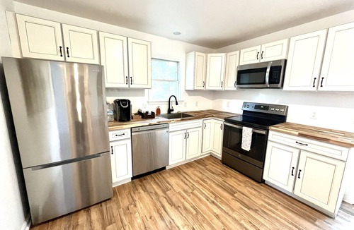 Beaverdam Lake-Salisbury Mills House | Cozy Getaway on a 50 Acre Historic Ranch