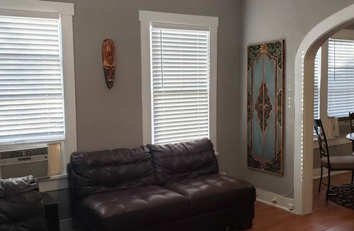 Beacon Hill Apartment | Simple Hollywood Stays 803