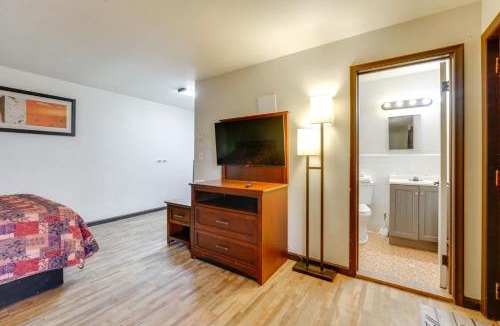 Clarkston Apartment | Slopes-Ready Studio Near Pine Knob Pets Welcome!
