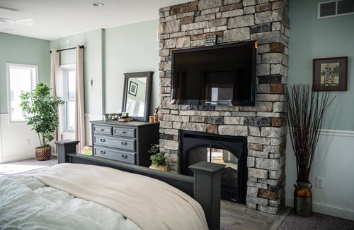 Drayton Plains House | Lakehouse Retreat