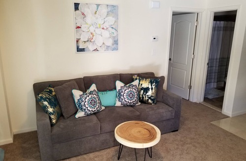 St. George House | FREE Access to Manhattan with FREE Parking