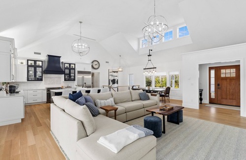 Hampton Bays House | US Open Luxury Retreat - Heated Pool +10 Min Drive to Shinnecock Golf Course