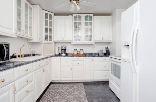 Harbert Apartment | Cozy Chalet by Lake MI&Dunes with Fire Pit