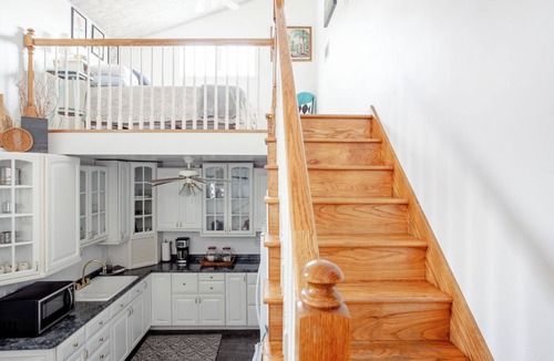 Harbert Apartment | Cozy Chalet by Lake MI&Dunes with Fire Pit