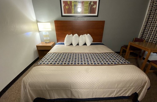 Mount Vernon Hotel | USA Inn