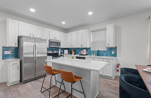 North University House | UT ATX Game Home!| Great for Fall Fun + More