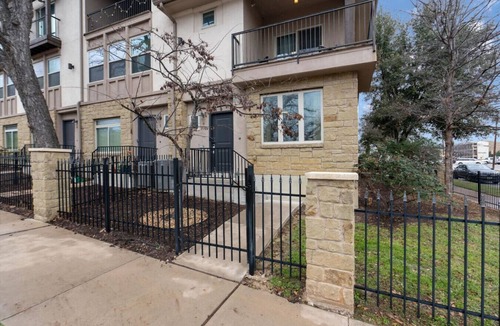 North University House | UT ATX Game Home!| Great for Fall Fun + More