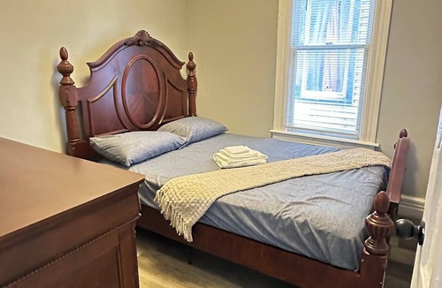 Utica Apartment | Utica 3b/1b apartment