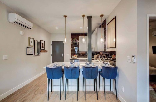 Berkeley Apartment | Utica - Chic Tennyson 2-Bedroom Apt