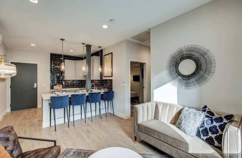 Berkeley Apartment | Utica - Chic Tennyson 2-Bedroom Apt