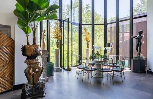 Gif-sur-Yvette Villa | Utopia Island