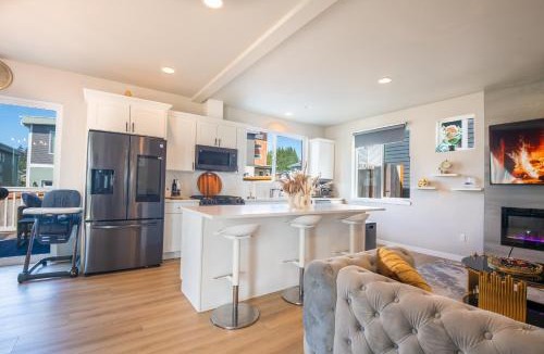 Paine Field-Lake Stickney Villa | Utopia Luxury Stay - Lynwood