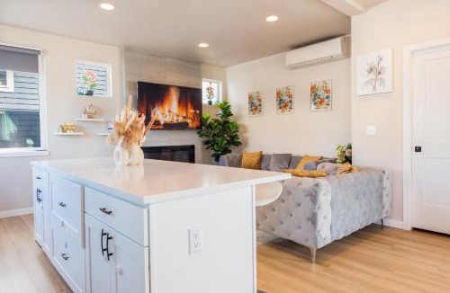 Paine Field-Lake Stickney Villa | Utopia Luxury Stay - Lynwood