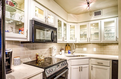 Mid America Condo | Utopia on Lake Hamilton