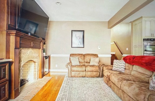 New London House | Uwharrie Point, Wine,SoakingTub,Relax,Fire Pit, Play!