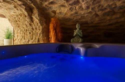 Fontareches Bed & Breakfast | UZES CÔTÉ VILLAGE - Chambre d'hôtes