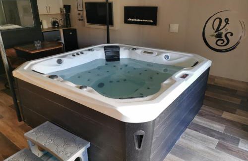 Saint-Martin-Boulogne Bed & Breakfast | V et Spa - Chambre D'hôtes avec Spa