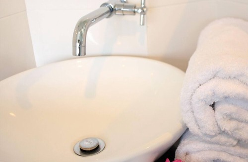 Bandar Tasik Selatan Hotel | V Hotel