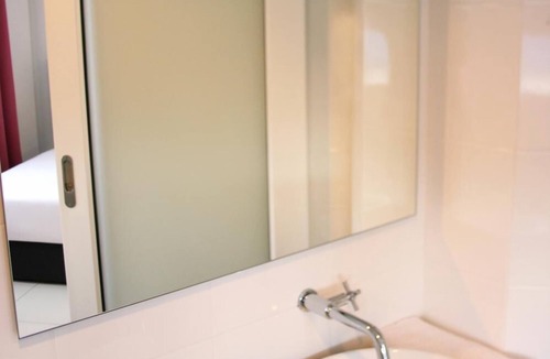 Bandar Tasik Selatan Hotel | V Hotel