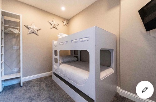 Blackpool Town Center House | V-Two by the V group