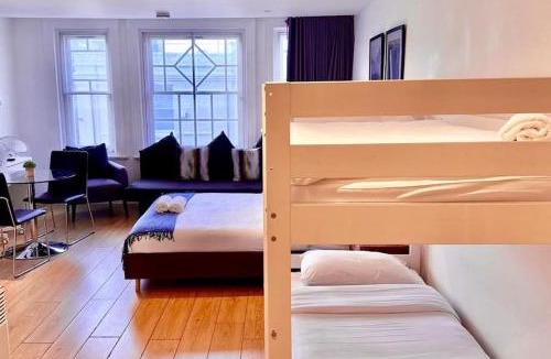 Soho Apartment | V12 Spacious & Central Apt!