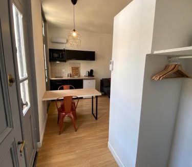 Valence Apartment | V2 Studio avec balcon, plein centre - 5 min Golfech