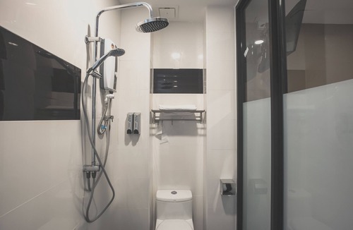 Masai Hotel | V3 Hotel & Residence Seri Alam