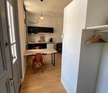Valence Apartment | V3 Studio tout confort plein centre 5 min Golfech