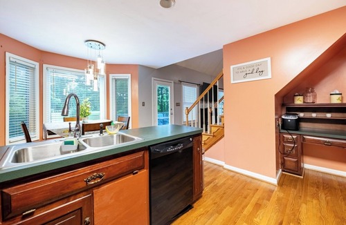 Stevensville House | VA Riverfront 4BR | Dock + Kayak + Games