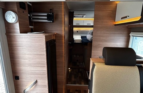 Heaton House | Vaaroom London Explorers' Pod