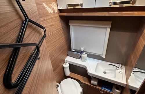 Heaton House | Vaaroom London Explorers' Pod