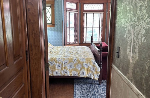 Adamstown Bed & Breakfast | VAAST Bed & Breakfast