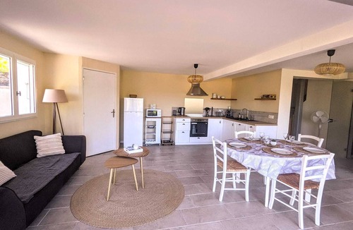 Saint-Andre-de-Roquepertuis House | Vacation home on a road lined with olive trees and close to the Ceze river.