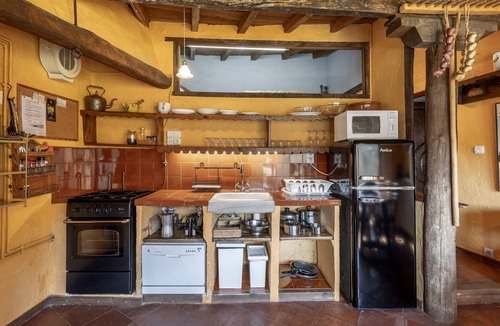 Sant Joan de Les Abadesses House | Vacation Home "La Cabana, El Reixac Casa Rural" with Mountain View, Shared Pool & Wi-Fi