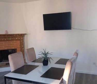 Vacallo Apartment | Vacallo Panorama Apartment - RentuGoo Travel