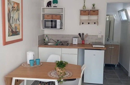 Chateauneuf-les-Martigues House | Vacances à 10 Minutes des Plages, Avec BBQ et Piscine