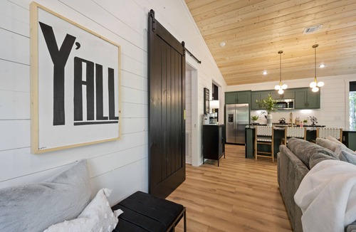 Broken Bow Cabin | Vacana SIO, Swing Set, Games, Hot Tub, Fire Pit